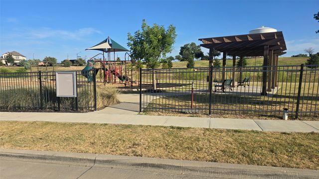 4805 Briarwood Drive, Haltom City, TX 76137