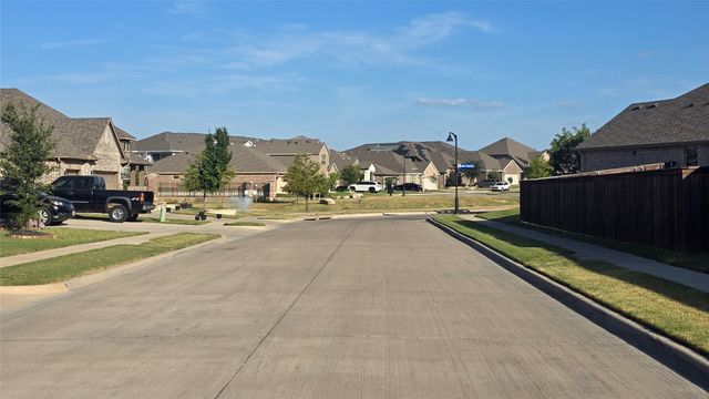 4805 Briarwood Drive, Haltom City, TX 76137