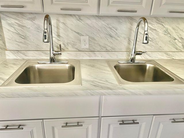 341 Windsor O, West Palm Beach, FL 33417