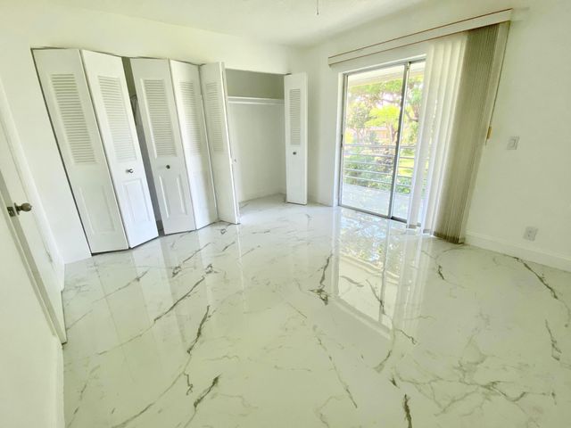 341 Windsor O, West Palm Beach, FL 33417