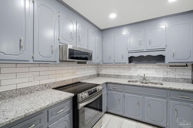 6464 Magnolia St, Milton, FL 32570