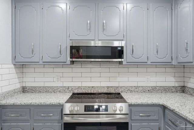 6464 Magnolia St, Milton, FL 32570