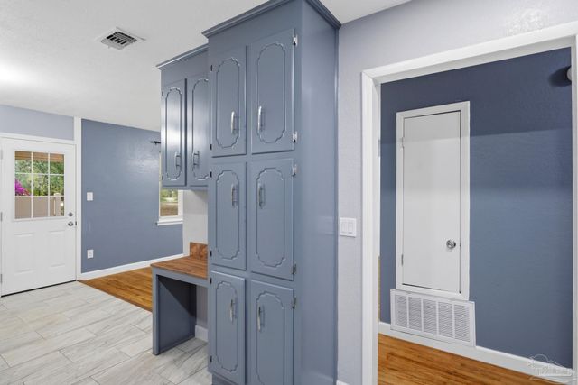 6464 Magnolia St, Milton, FL 32570