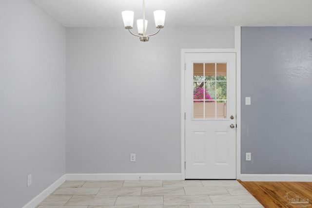 6464 Magnolia St, Milton, FL 32570