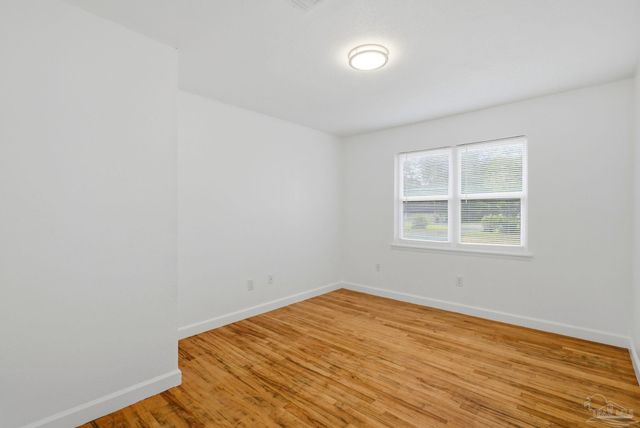 6464 Magnolia St, Milton, FL 32570