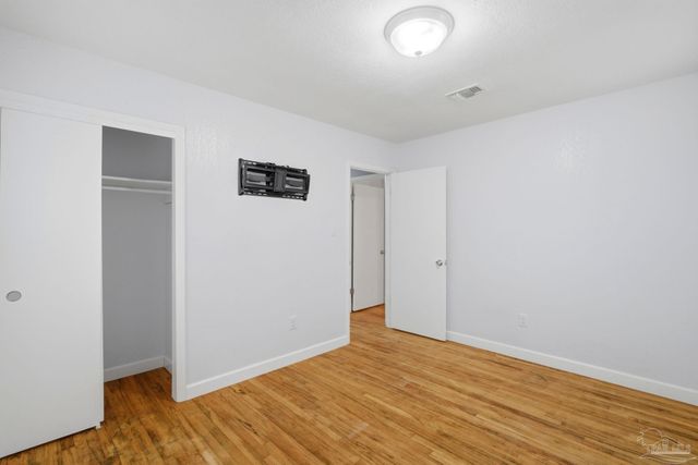 6464 Magnolia St, Milton, FL 32570