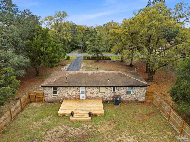 6464 Magnolia St, Milton, FL 32570