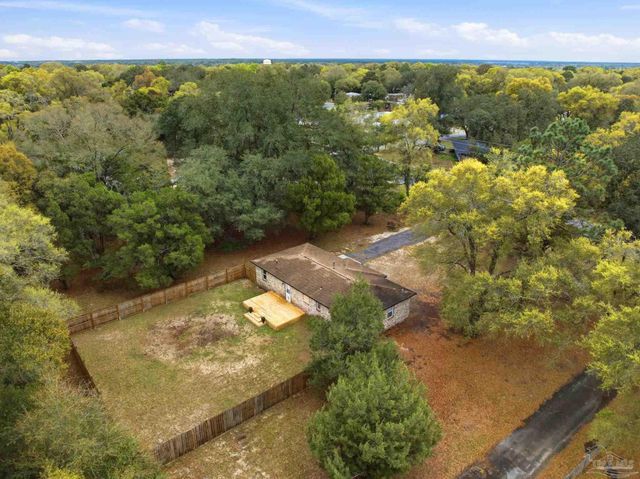 6464 Magnolia St, Milton, FL 32570