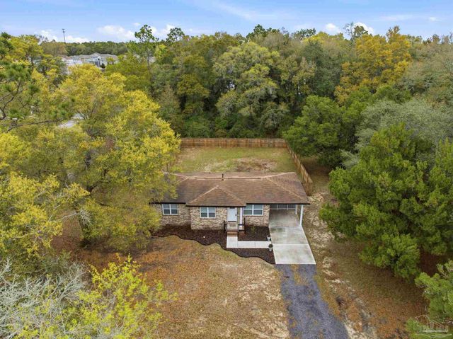 6464 Magnolia St, Milton, FL 32570