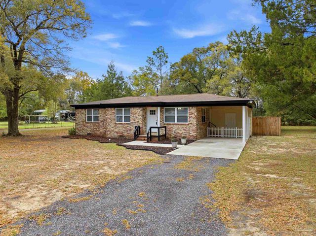 6464 Magnolia St, Milton, FL 32570