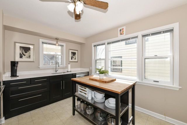 2515 N 71st STREET, Wauwatosa, WI 53213