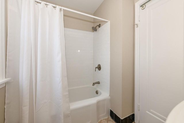 2515 N 71st STREET, Wauwatosa, WI 53213