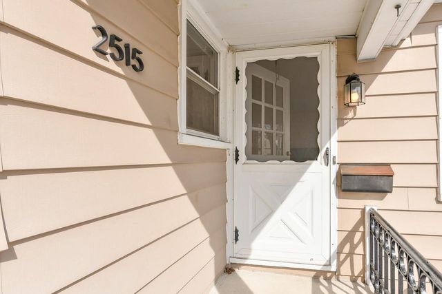 2515 N 71st STREET, Wauwatosa, WI 53213