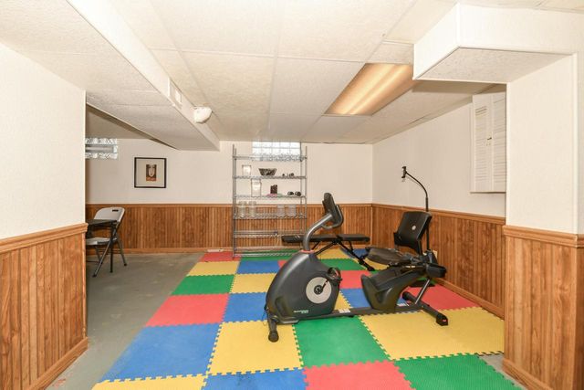 2515 N 71st STREET, Wauwatosa, WI 53213