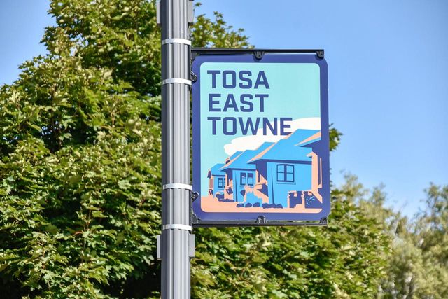 2515 N 71st STREET, Wauwatosa, WI 53213