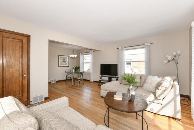 2515 N 71st STREET, Wauwatosa, WI 53213