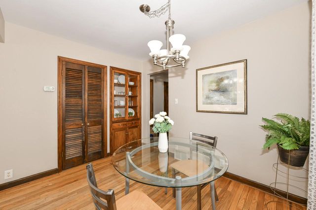 2515 N 71st STREET, Wauwatosa, WI 53213