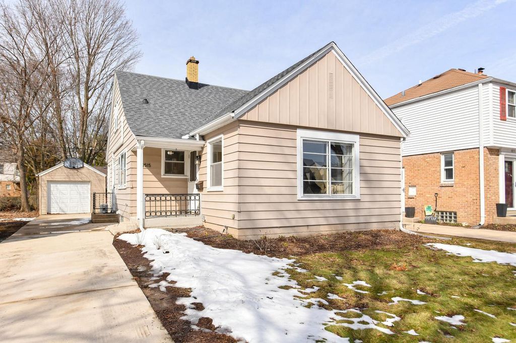 2515 N 71st STREET, Wauwatosa, WI 53213