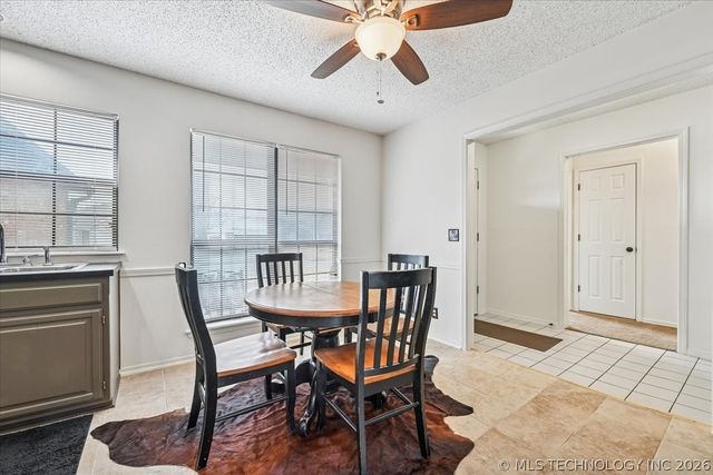 13773 S Oak Place, Glenpool, OK 74033