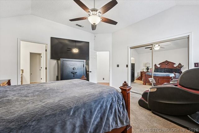 13773 S Oak Place, Glenpool, OK 74033