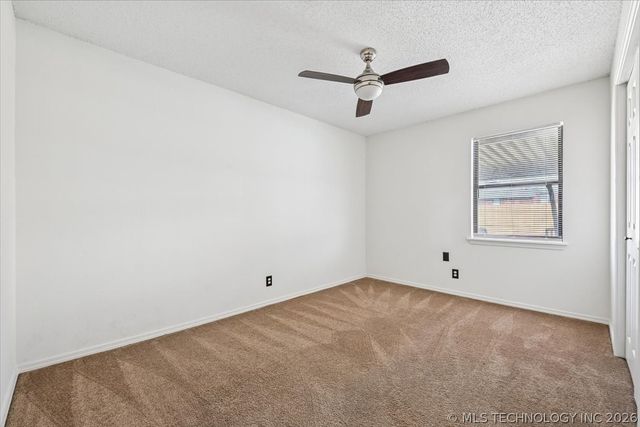 13773 S Oak Place, Glenpool, OK 74033