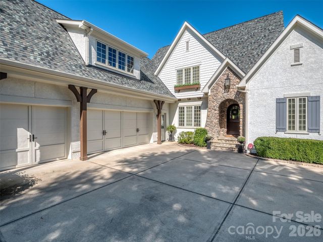 16728 Ashton Oaks Drive, Charlotte, NC 28278