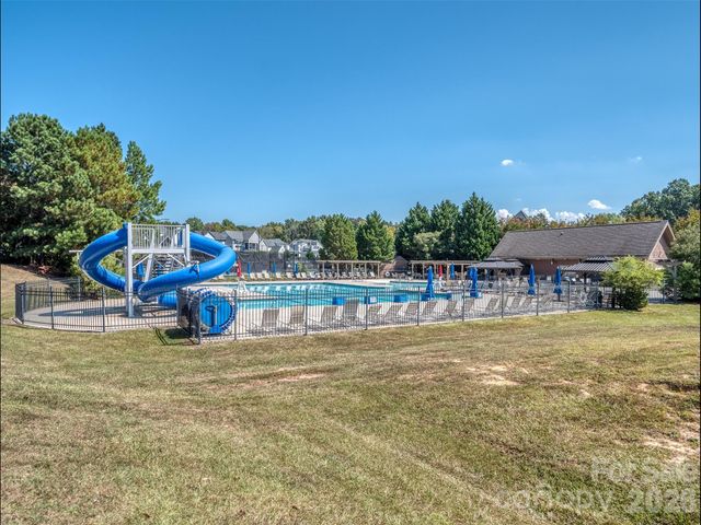16728 Ashton Oaks Drive, Charlotte, NC 28278