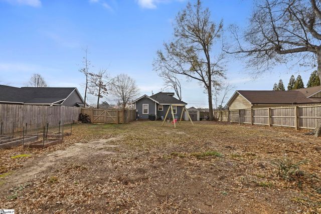 513 NE Main Street, Easley, SC 29640