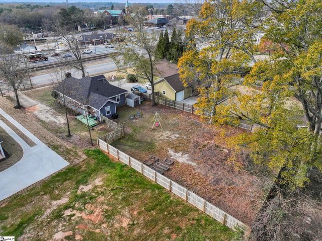 513 NE Main Street, Easley, SC 29640