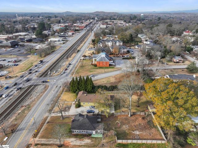 513 NE Main Street, Easley, SC 29640