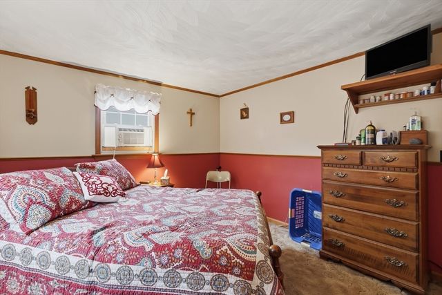 33 Rolling Ln, Hudson, MA 01749