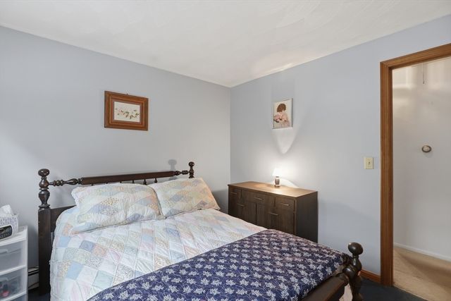 33 Rolling Ln, Hudson, MA 01749