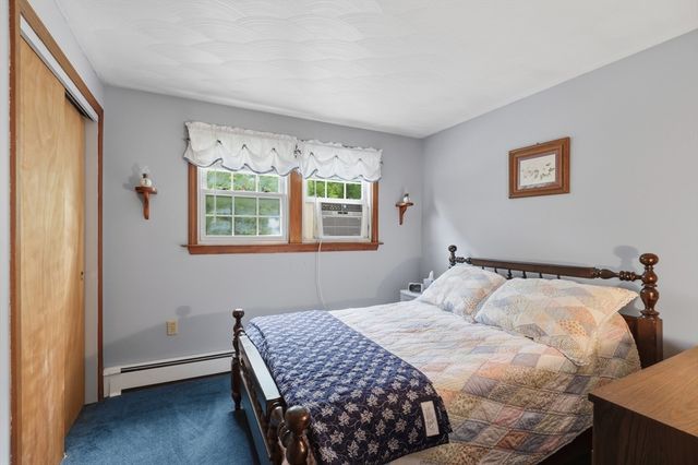 33 Rolling Ln, Hudson, MA 01749