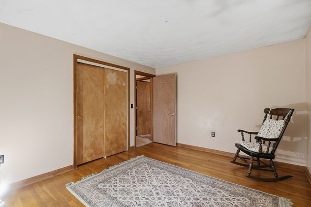 33 Rolling Ln, Hudson, MA 01749