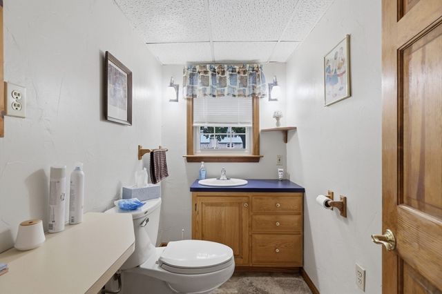 33 Rolling Ln, Hudson, MA 01749