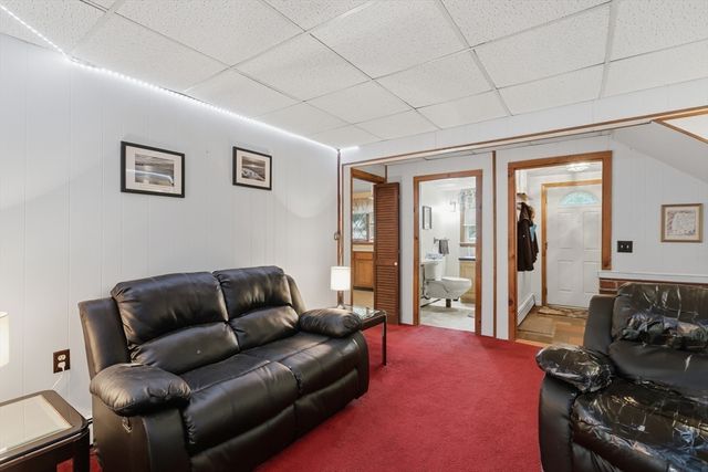 33 Rolling Ln, Hudson, MA 01749