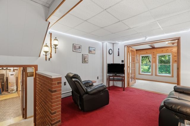33 Rolling Ln, Hudson, MA 01749