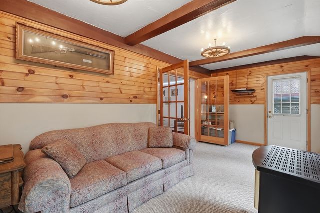 33 Rolling Ln, Hudson, MA 01749