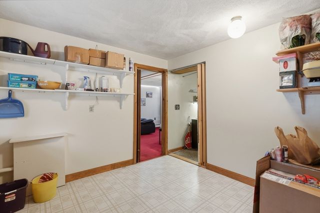 33 Rolling Ln, Hudson, MA 01749