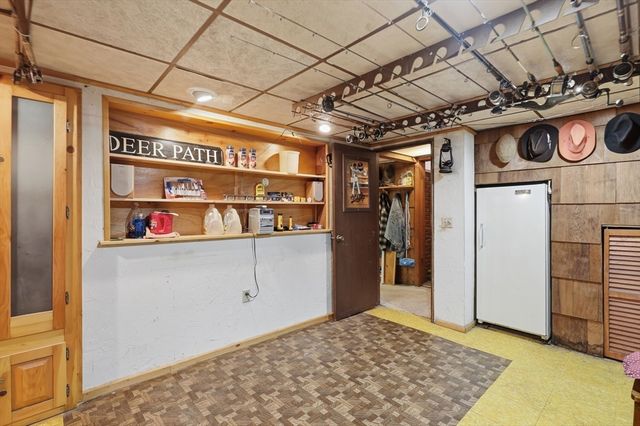 33 Rolling Ln, Hudson, MA 01749