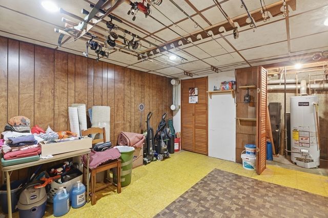 33 Rolling Ln, Hudson, MA 01749