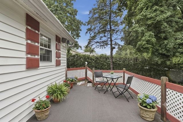 33 Rolling Ln, Hudson, MA 01749