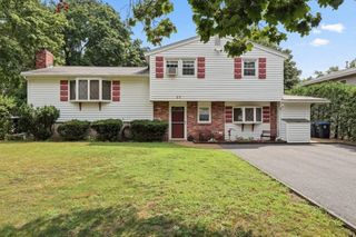 33 Rolling Ln, Hudson, MA 01749