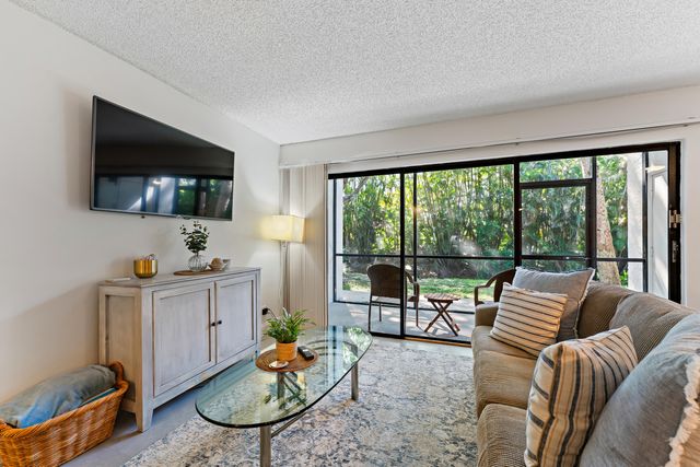 1605 S Us Hwy 1 E104, Jupiter, FL 33477