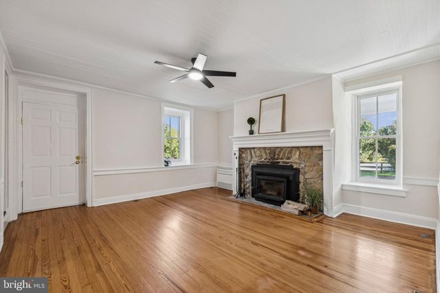 20596 AIRMONT RD, Bluemont, VA 20135