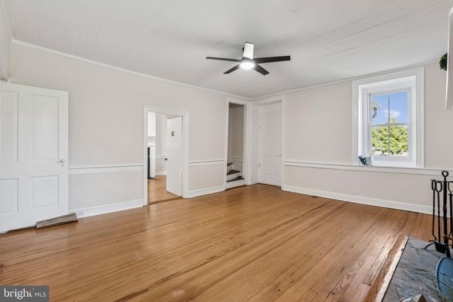 20596 AIRMONT RD, Bluemont, VA 20135