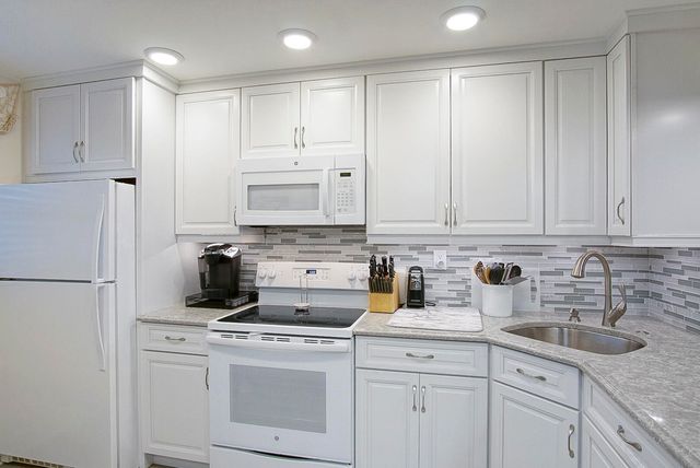 10310 S Ocean Drive 405, Jensen Beach, FL 34957
