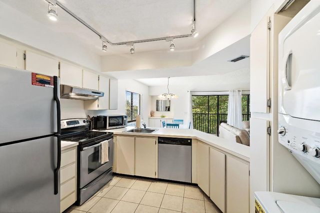 1605 S Us Highway 1 C401, Jupiter, FL 33477