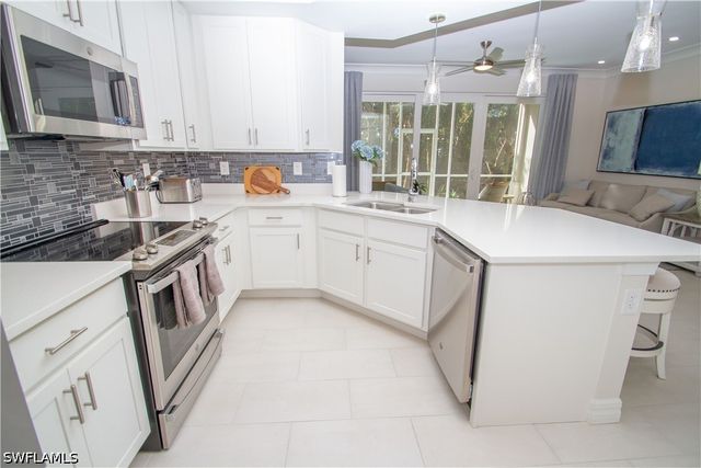 232 Indies DR E 101, Naples, FL 34114