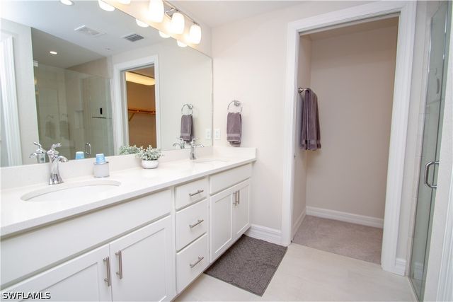232 Indies DR E 101, Naples, FL 34114